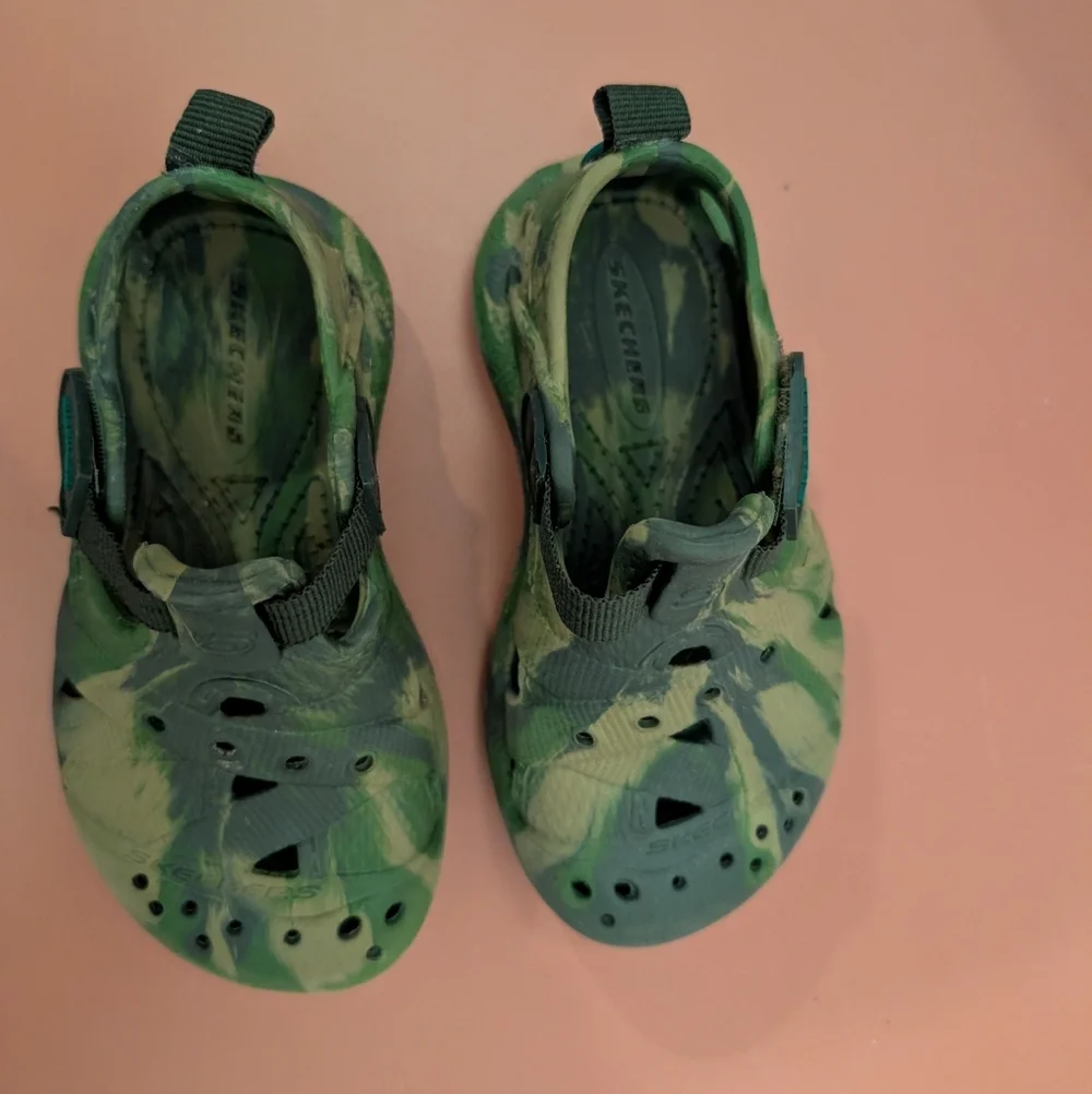 Skechers good pre
